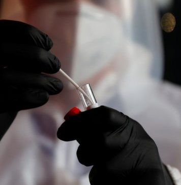 Coronavirus: France finds first case of new variant